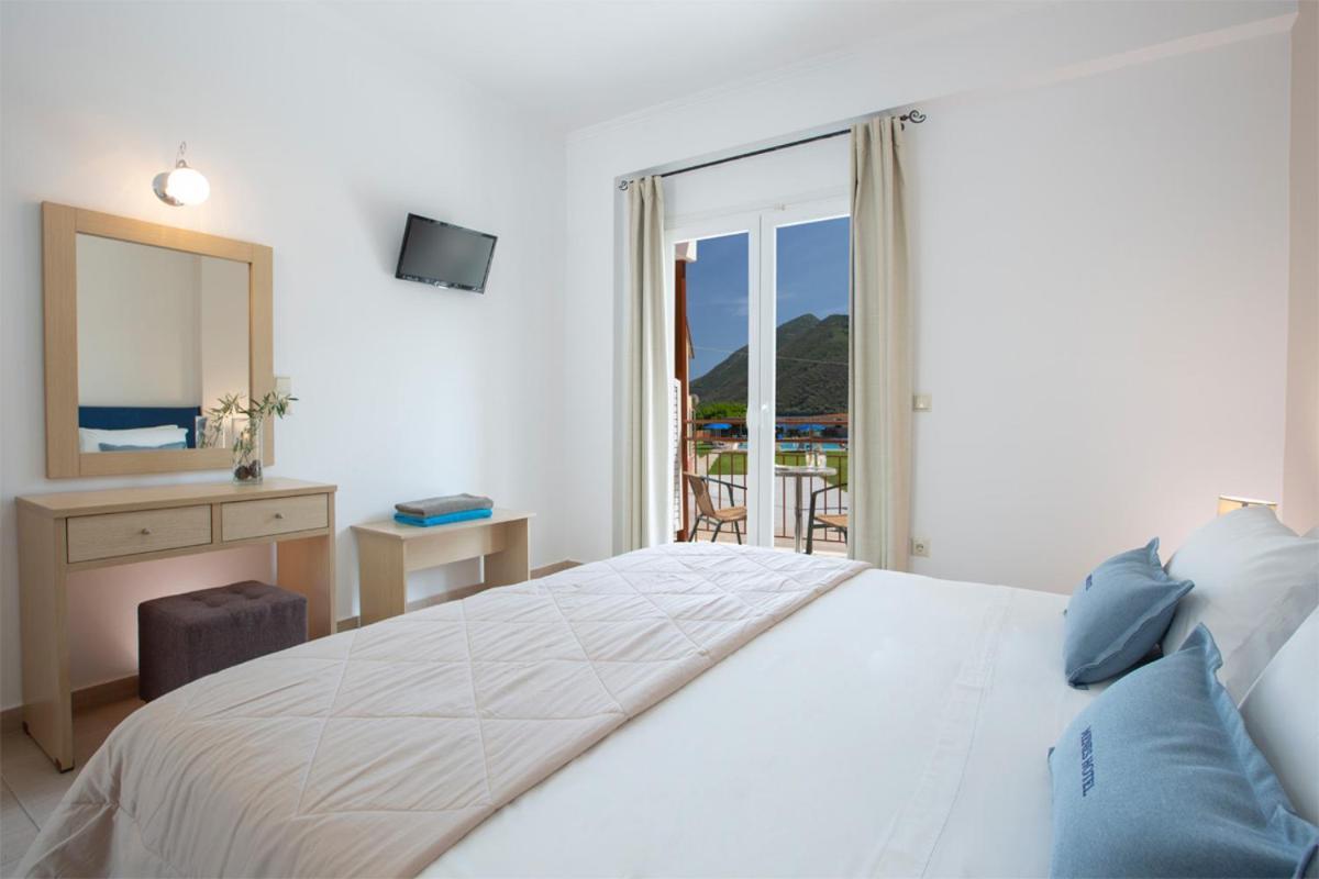 Menes Hotel Yénion Eksteriør bilde